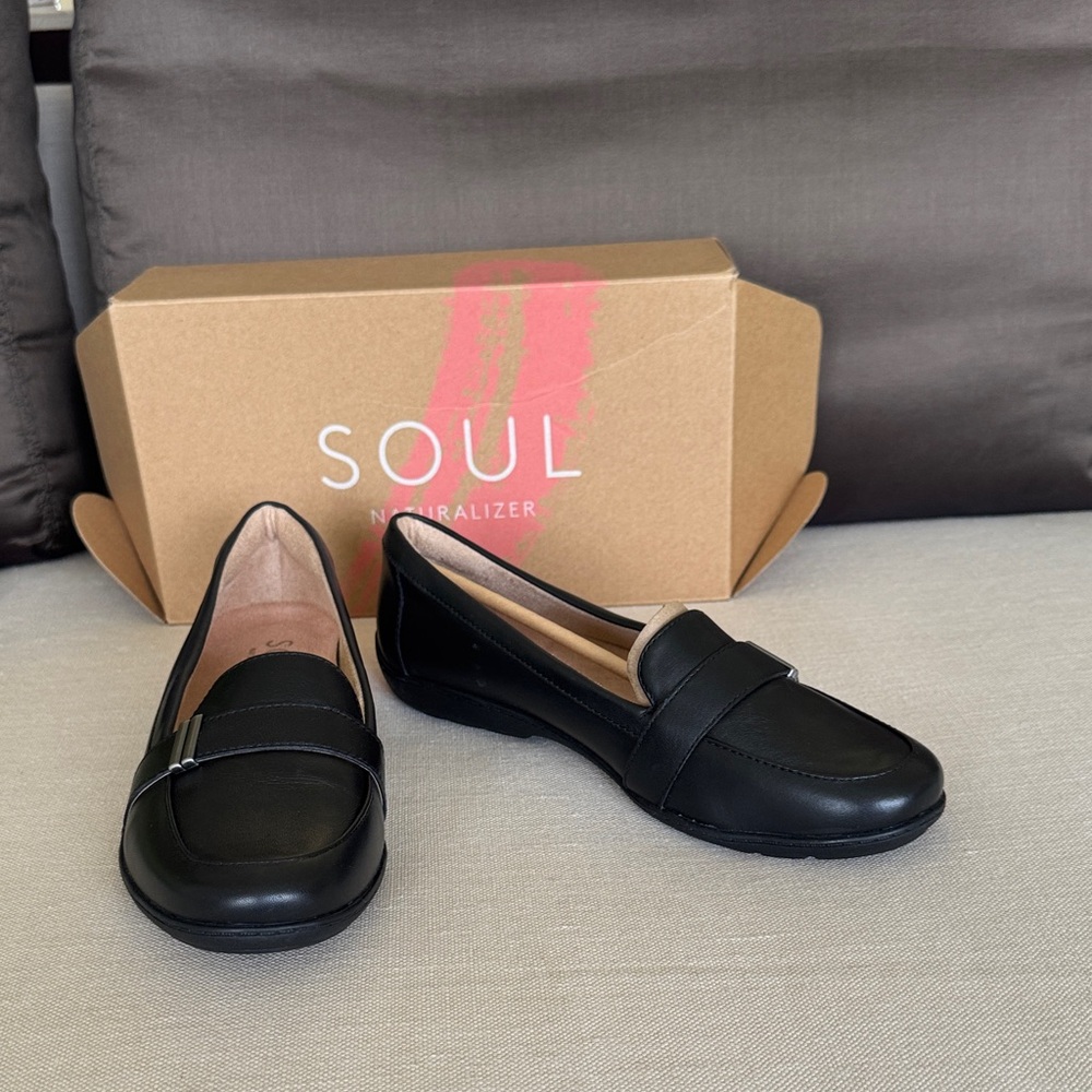 SOUL Naturalizer Classic Black Loafers